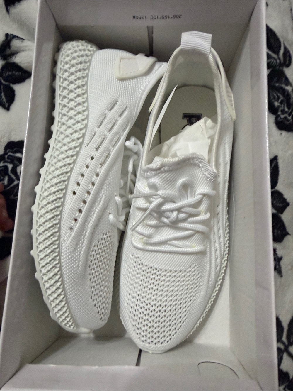 Kids size 3 slip on with tie Lightweight Knit Running Sneakers - White